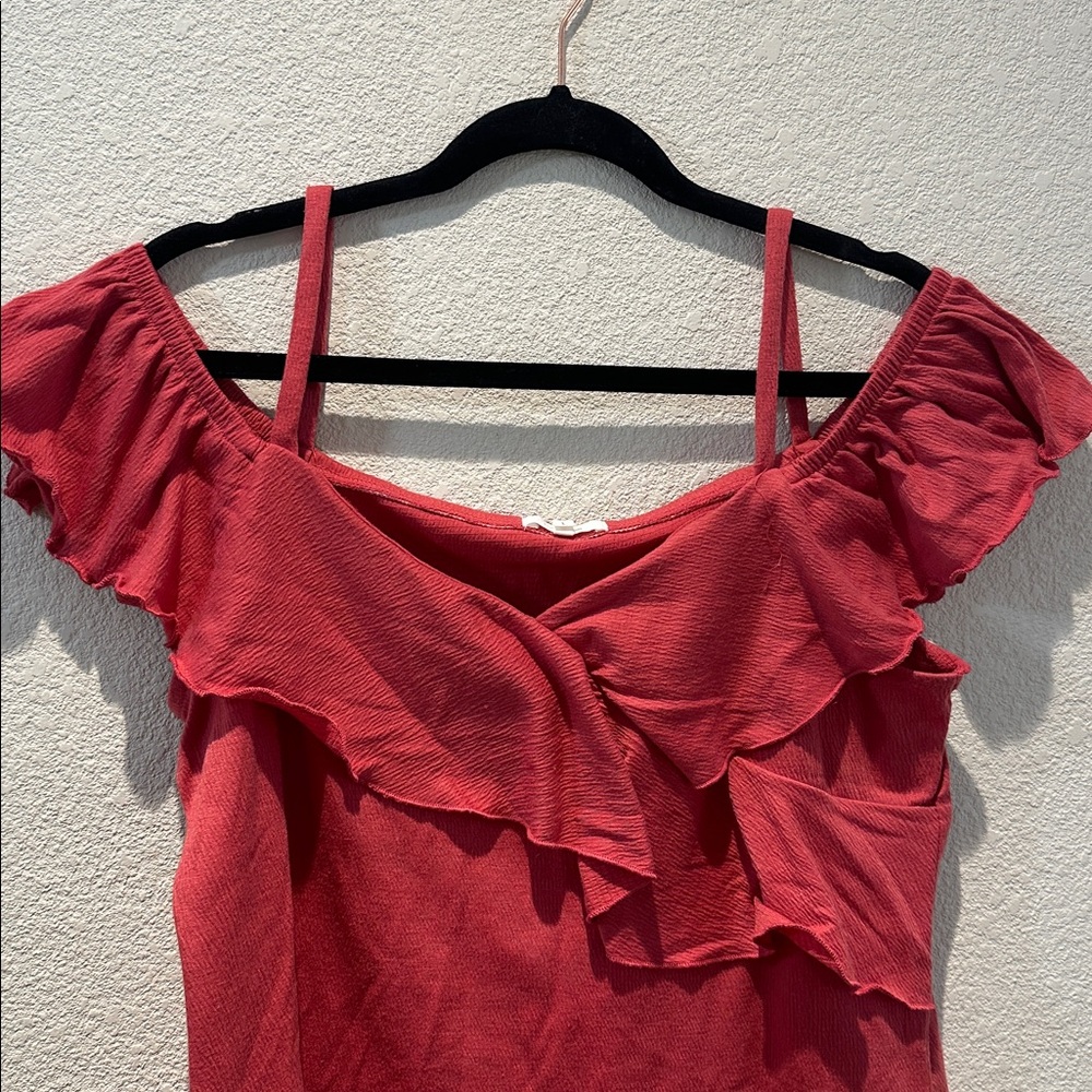 Maurices Coral Ruffle Off-Shoulder Slightly Crop Top Size Large - Picture 3 of 6